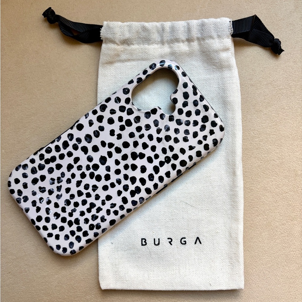 Burga Black & Cream Spotted iPhone 17 Case